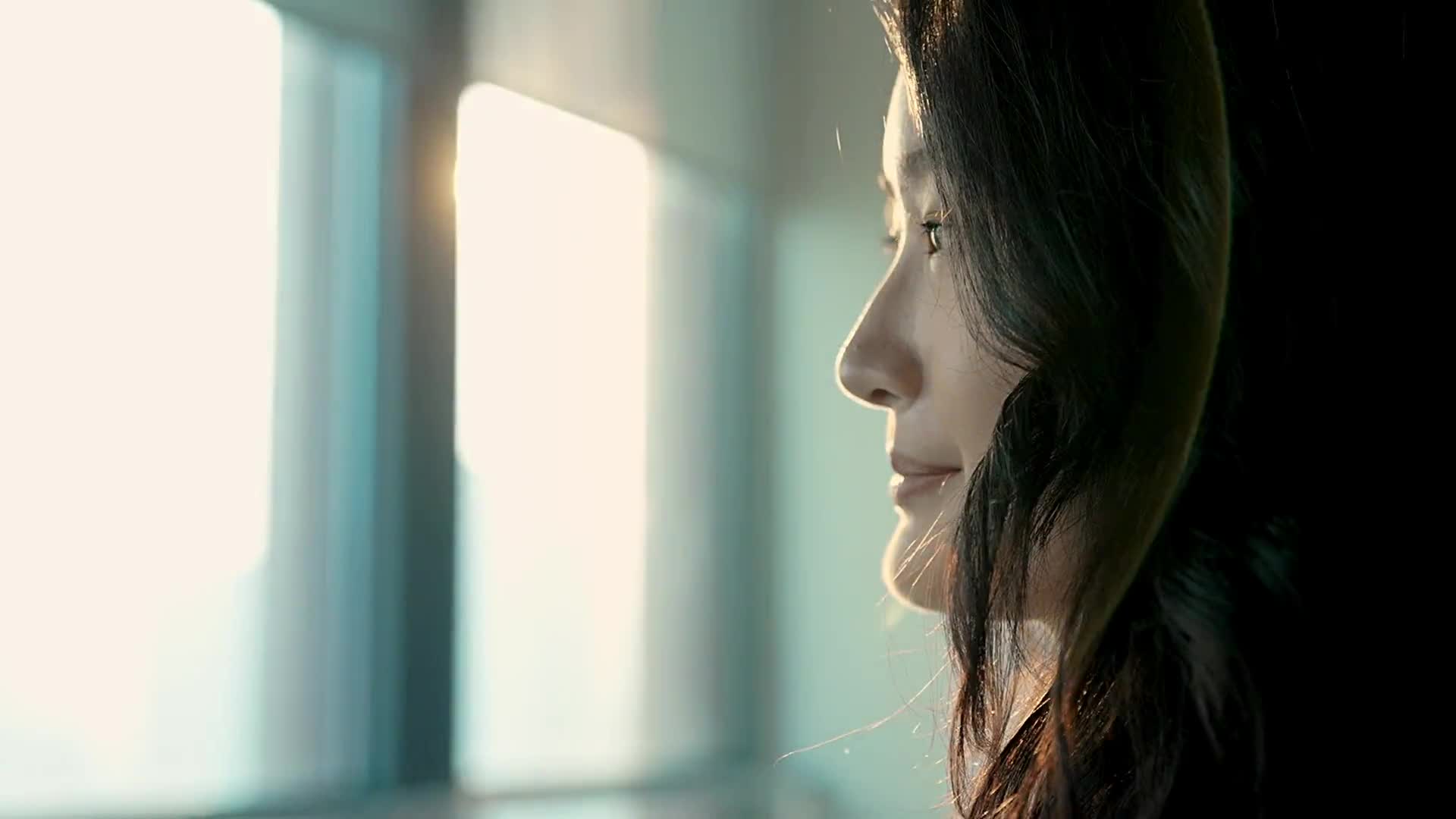 美于形乐于心身为高端家电设计师的她总能在极致美学和实用主义间找到完美平衡守护住她心中的灵动和美好一起走进洋桔梗女孩付付如花如她的治愈故事