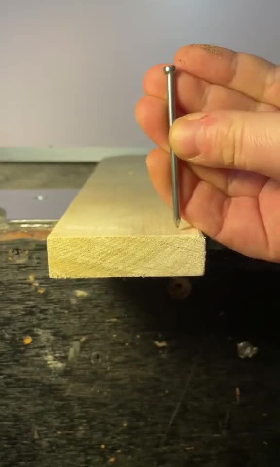 据说这样钉钉子木板不会裂开试试