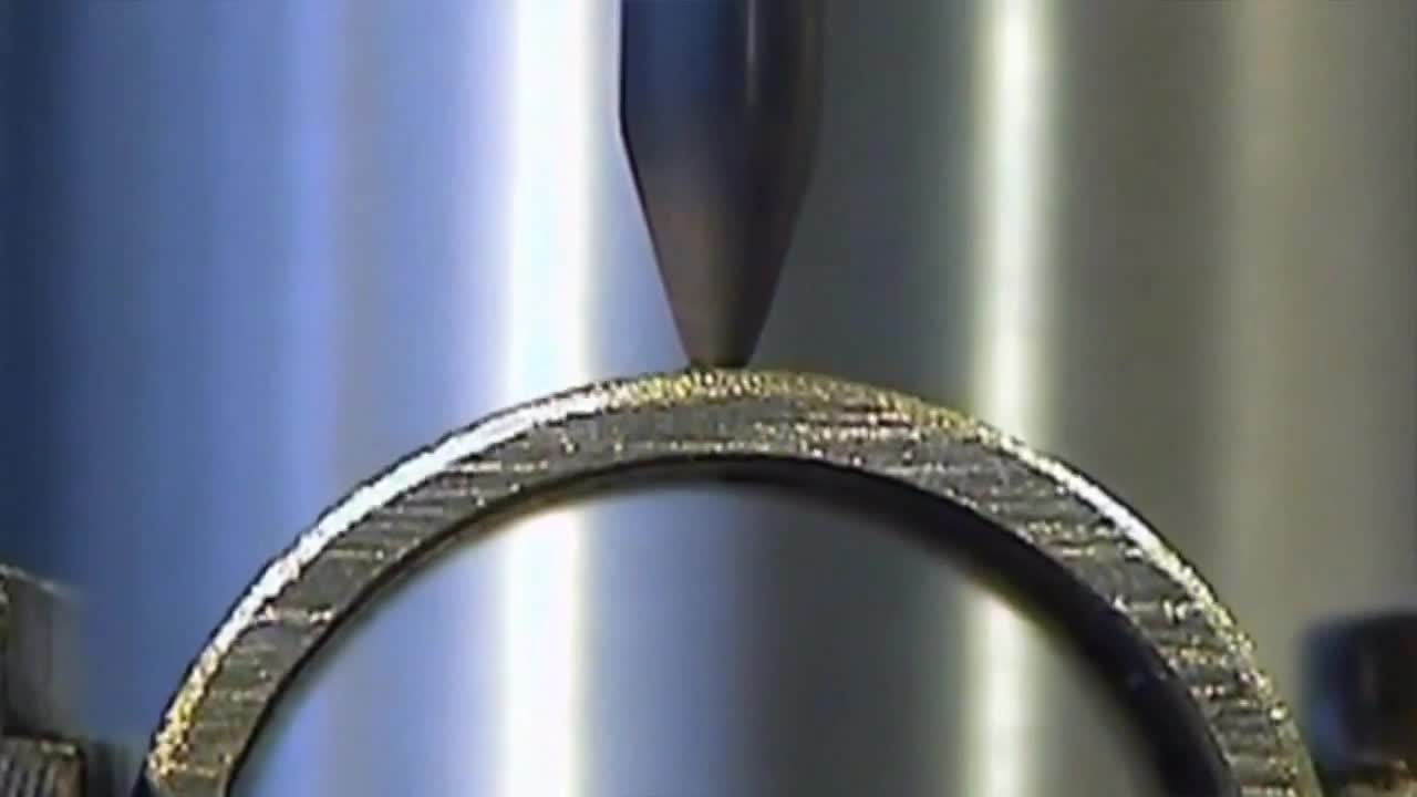 摩擦钻孔这感觉很好钻头是硬质合金的抖音小助手