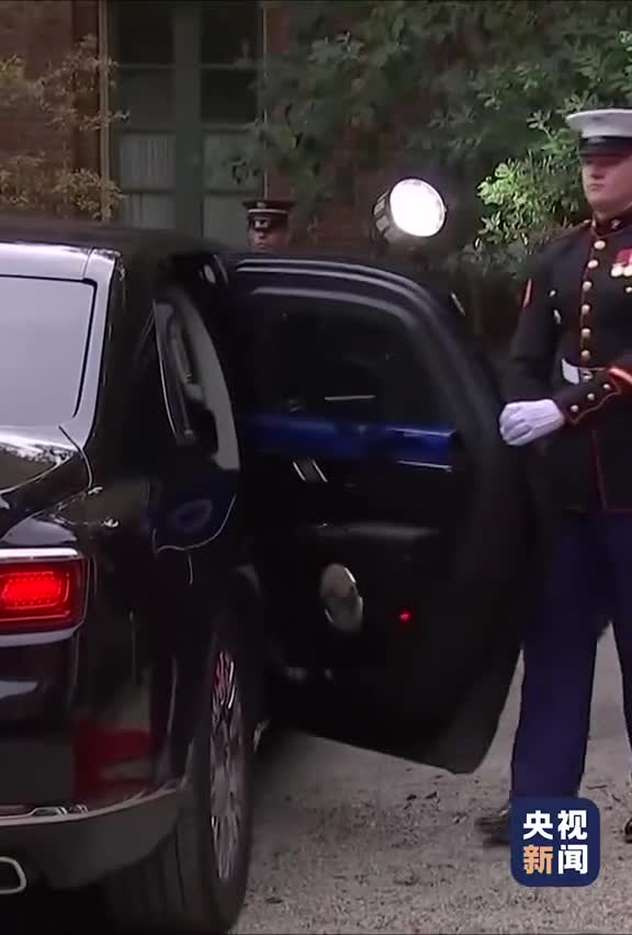 现场视频中美元首会晤开始前习近平同拜登握手合影