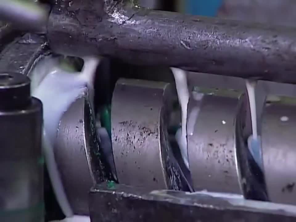 钢丝网的制造过程抖音小助手