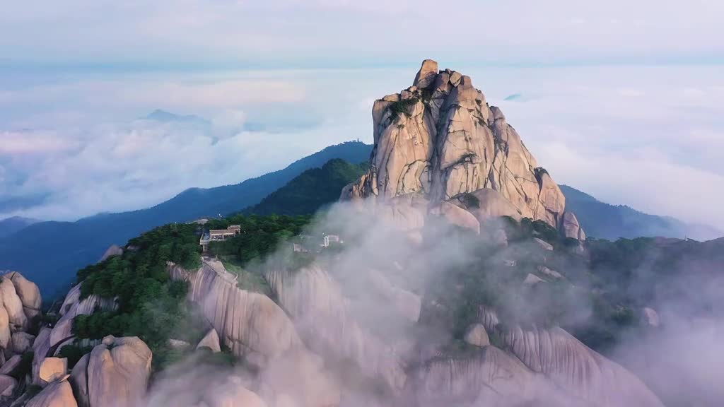 穿过天上的街市看见不一样的天柱山五百名骑手首次实现环天柱山骑行观光安徽天柱山