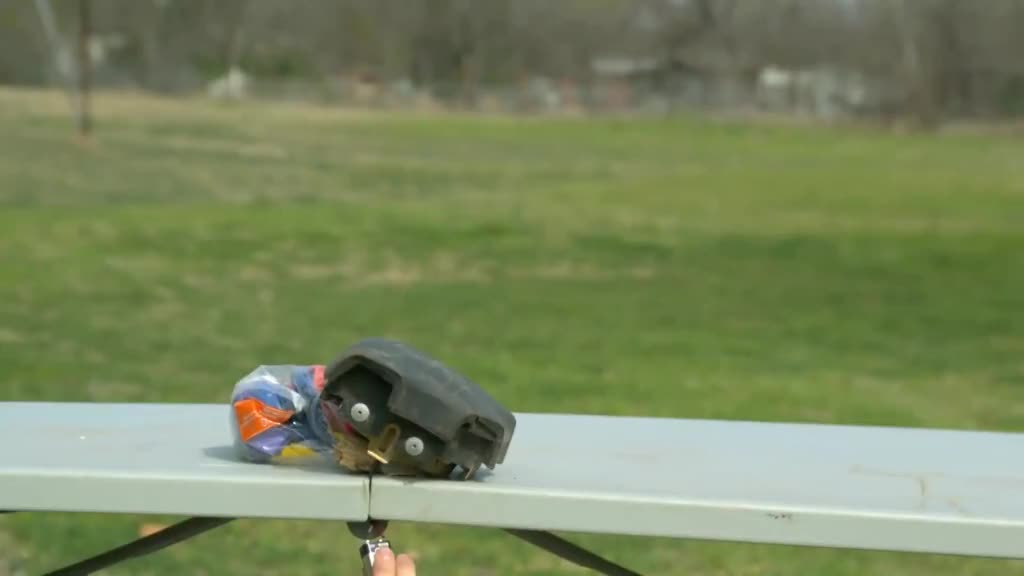 放慢500倍感受安全气囊弹出的瞬间