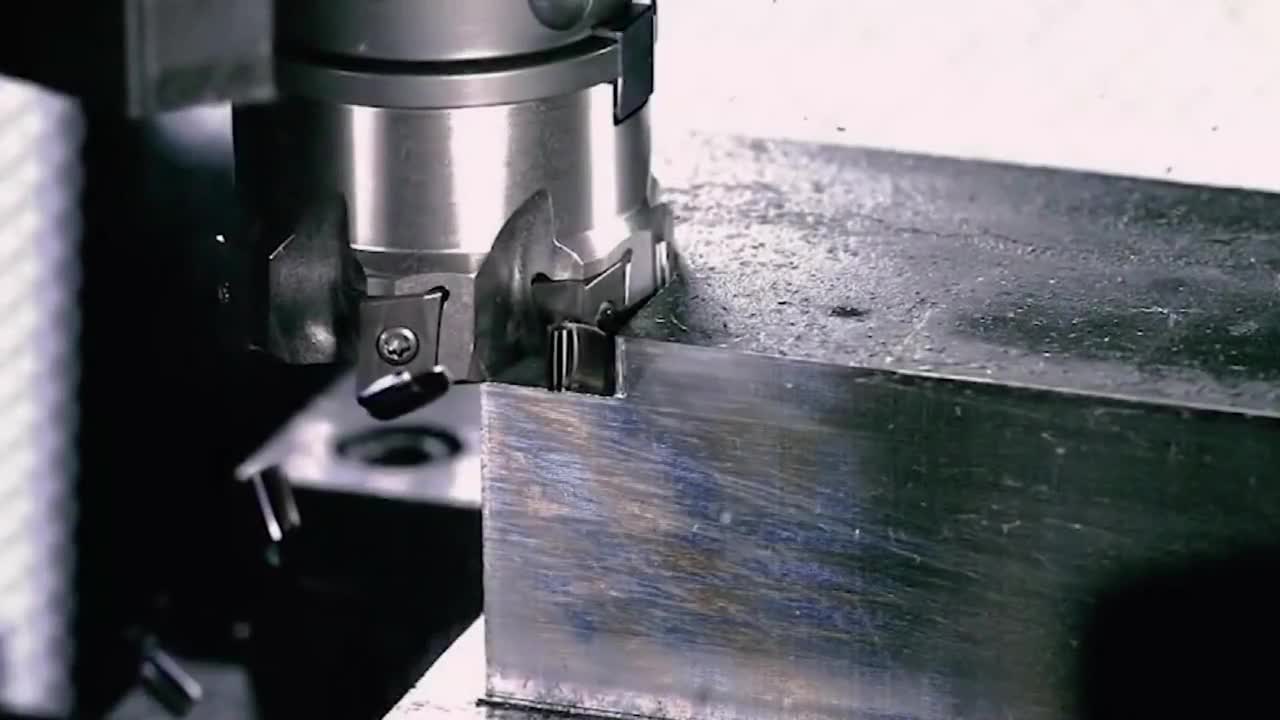 慢镜头下的机械加工让人直呼过瘾不一样的机械美学