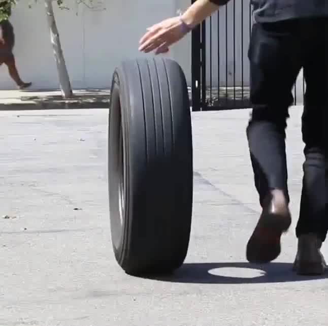 废旧轮胎不要扔改造一下会有意想不到的效果抖音小助手