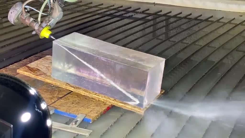 水刀VS弹道凝胶一下子都没顶住直接击穿