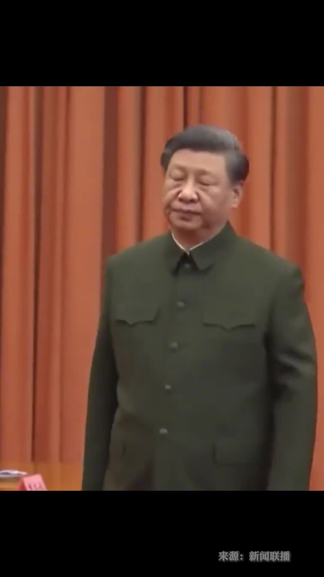 现场中部战区司令员黄铭晋升上将习近平颁发命令状