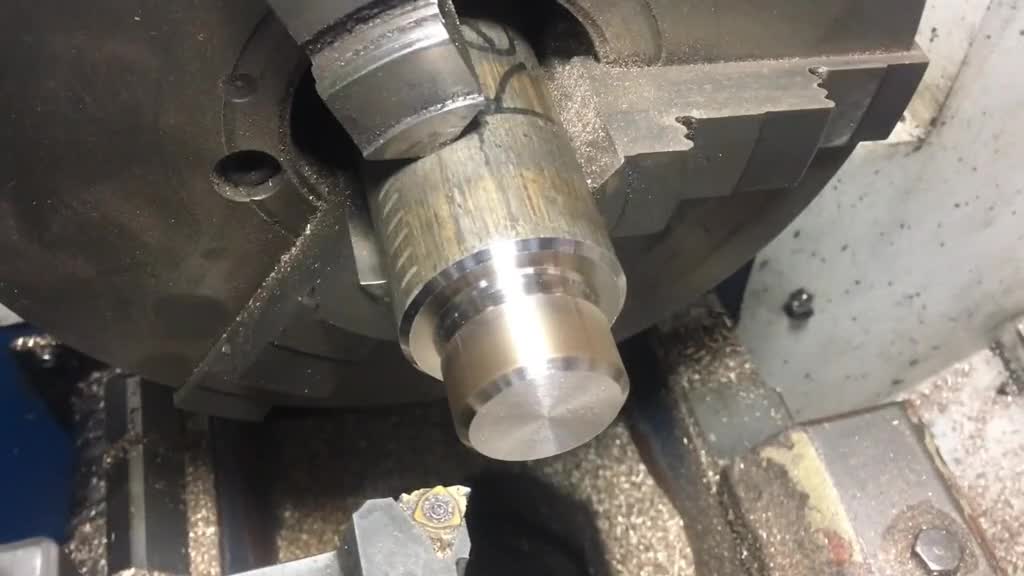 车螺纹加工做学徒都得练这个吧现在年轻人都不愿意学了